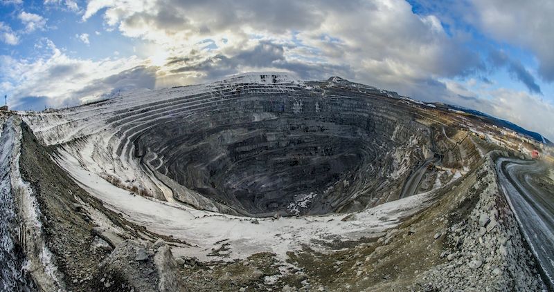 Губкинский гок фото карьера